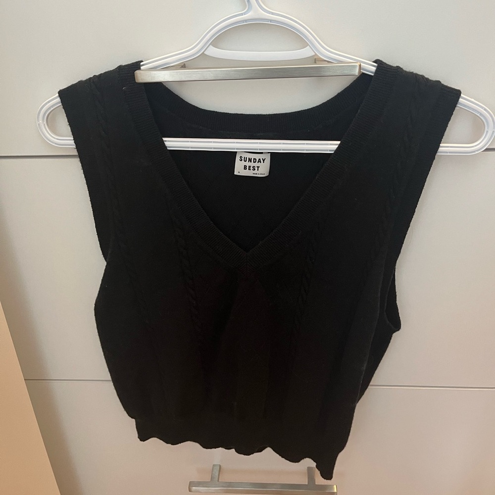 Sunday Best cropped sweater vest in black size M